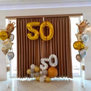 dekoracja-z-balonow-z-helem