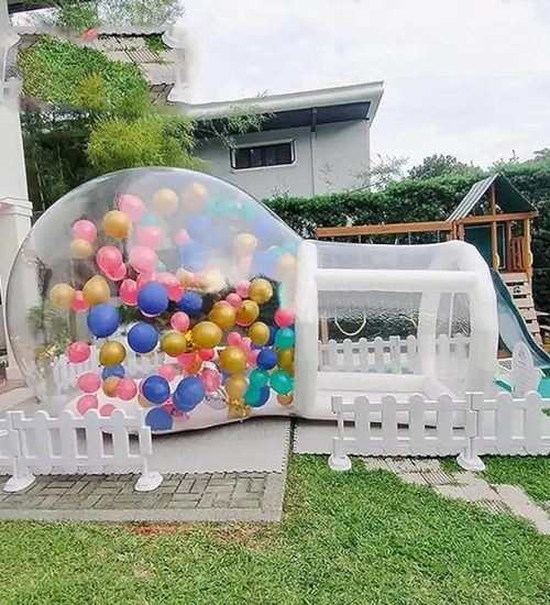 dmuchany domek z balonami